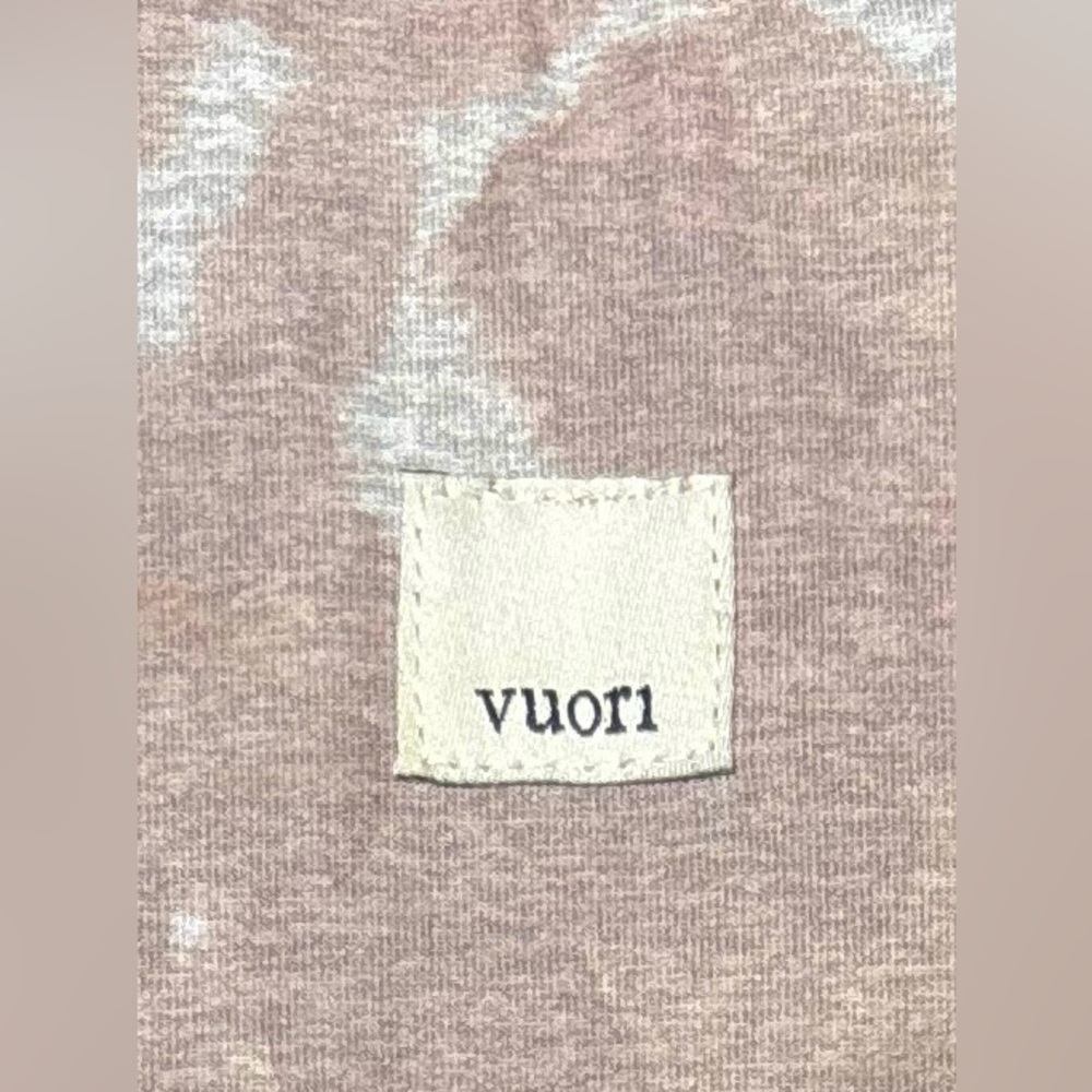 🌸 Vuori Long Line Elevation Bra – Dogwood Washed Flower – XS NWT- | MSRP $64 🌸 - Picture 2 of 6